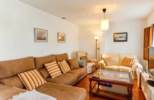 Bareyo Villa | Inviting House with Spectacular Sea View and Spa Amenities