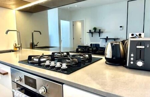 West Melbourne Apartment | Cozy Retreat Near Train Station with Free Parking