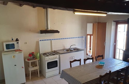 Maupas House | Isolated Countryside Retreat with Pool & Family Amenities