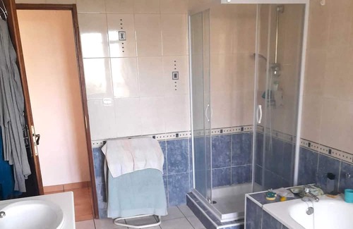 Mormant House | Homerez - Spacious house for 7 ppl. with garden and terrace at Mormant