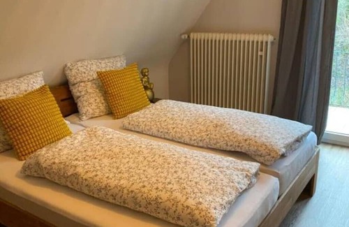Britzingen Apartment | Cozy Ferienwohnung Rebblick for Couples and Kids