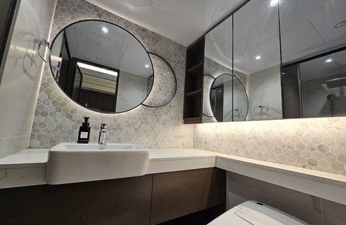 Seocho-dong Apartment | Discover Premium 1-Room with 2 Beds in Gangnam