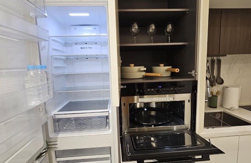 Seocho-dong Apartment | Discover Premium 1-Room with 2 Beds in Gangnam