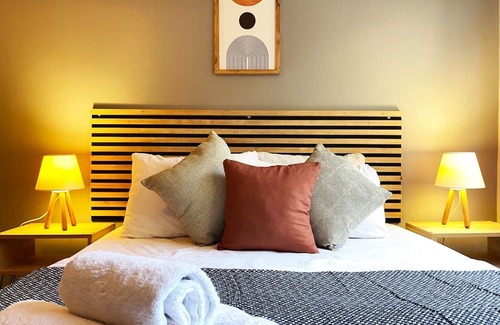 Rasimpasa Condo | Budget-Friendly Hotel with Pet and Child-Friendly Amenities