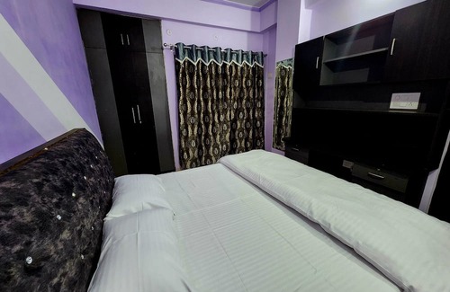 Varanasi Apartment | Cozy 3BHK Home with Pet-Friendly Amenities and Spa
