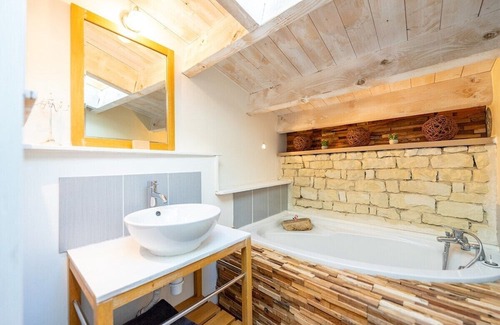 Angliers Villa | Tranquil Retreat, 10 Minutes from La Rochelle with Pool