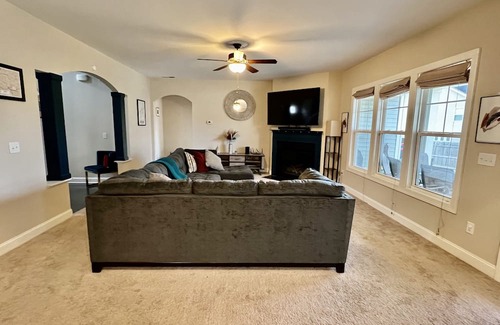 Aberdeen House | Relaxing 4BR Retreat Near the Exciting US Open 2024