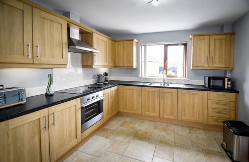 Newcastle House | Immaculate 3-Bed House with Oceanfront Views in Newcastle