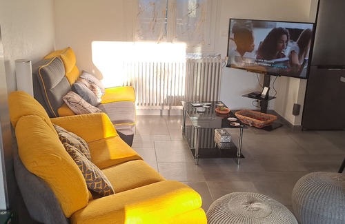 Villeneuve-sur-Lot Villa | Villa Near Olympic Training Center - Family Friendly Stay