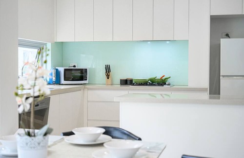 Pymble Apartment | Convenient Gordon 2Br near Train Station & Shopping