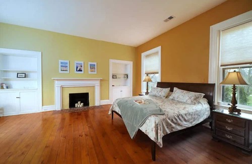 Burlington Other | Historic Farmhouse Retreat with Hot Tub & 10/10 Guest Rating