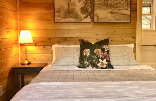 Hendersonville Cabin | New Cedar Log Cabin in Blue Ridge Mountains with Fiber Internet