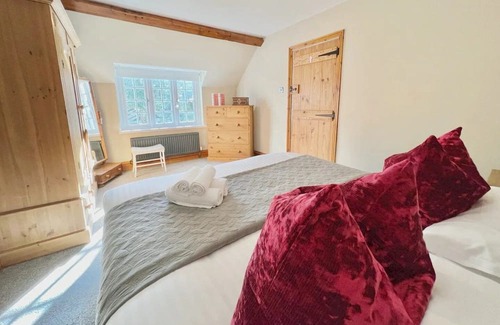 Brondini House | Relax at Rosedale Cottage with Private Pool and Pet-Friendly Perks
