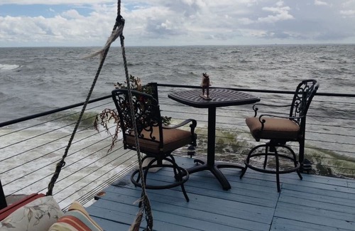 Lordship Villa | Serene Beach Retreat: Family & Pet-Friendly Summer Getaway