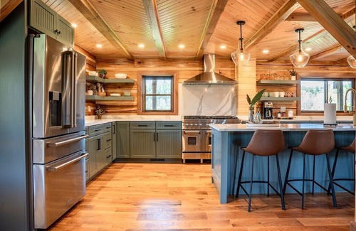 Carbon Hill Cabin | Discover Hocking Hills Hidden Falls Lodge: Spa & Hot Tub Retreat
