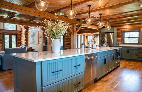 Carbon Hill Cabin | Discover Hocking Hills Hidden Falls Lodge: Spa & Hot Tub Retreat