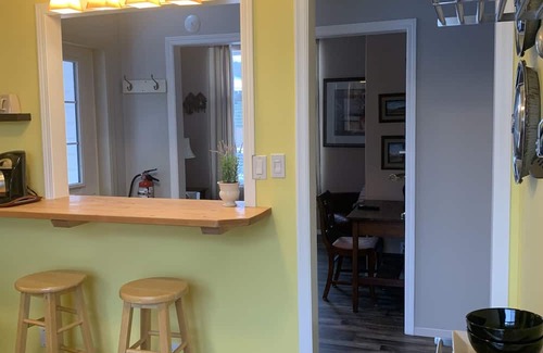 Port Hardy Apartment | Cozy Crazy Crow B & B: Private Deck, Steps to the Ocean