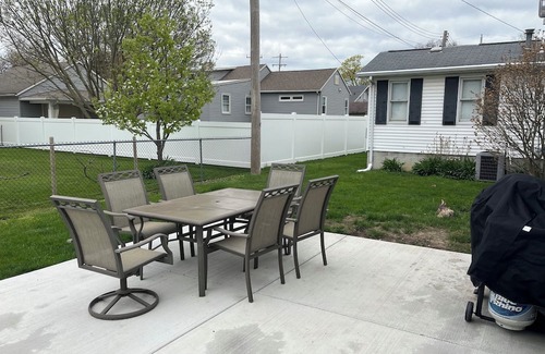 Port Clinton Cottage | Beachfront Haven with Park Access and Family-Friendly Perks