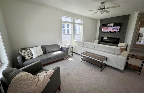 Port Clinton Cottage | Beachfront Haven with Park Access and Family-Friendly Perks