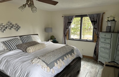 Boston Heights House | Discover The Brupoppy Farm & Stay in Boston Heights, Ohio