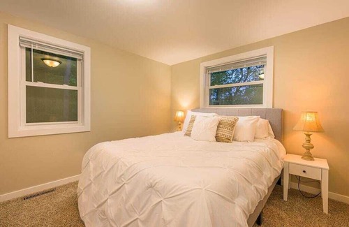 Ledgeview House | Family-Friendly Ledgeview Hotel with Kitchen Amenities