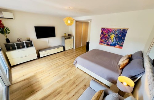 Tahiti Apartment | Beachside Apartment with Pool and Spa, Steps from Essentials