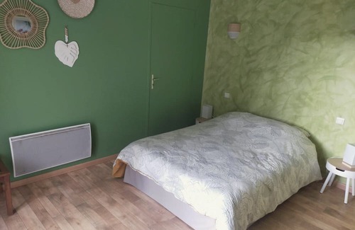 Lissac-et-Mouret House | Relaxing Countryside Retreat with Family and Pet Amenities