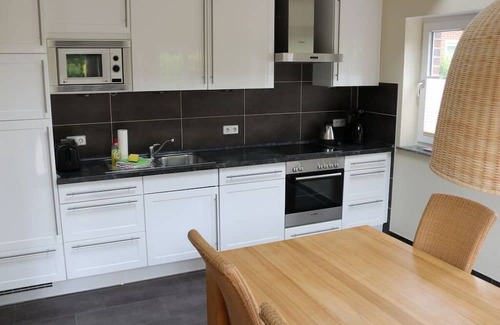 Borkum House | Cozy Getaway at Borkum Ideal 71 with Spa & Breakfast