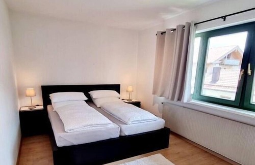 Piding House | Beautiful Uitzicht op Staufen: Pet Friendly with Breakfast