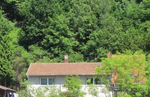 Rumbach House | Experience Comfort at Chez Emil and Isabelle