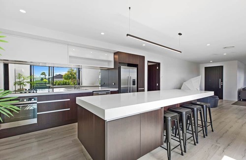 Papamoa Beach House | Sol Escape - Papamoa Beach Holiday Home