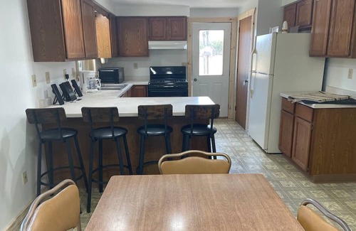 Black River Falls House | Idyllic Country Retreat with Breakfast and Family Friendly