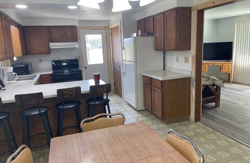 Black River Falls House | Idyllic Country Retreat with Breakfast and Family Friendly