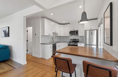Half Moon Bay Cottage | Discover Elle's Place: Steps from Main Street and Ocean Views