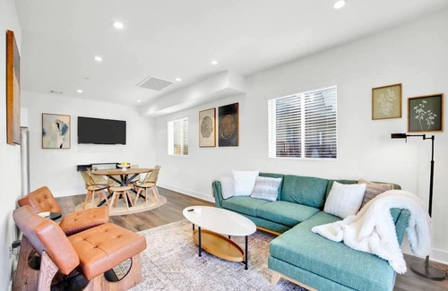 Historic Filipinotown House | Modern Condo Retreat Near Downtown & Hollywood Awaits