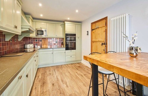 Holme House | Discover Lime Tree House: Family-Friendly Stay Awaits