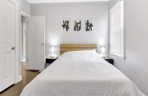 Detroit Apartment | Charming Home Close to Downtown Detroit with Great Amenities