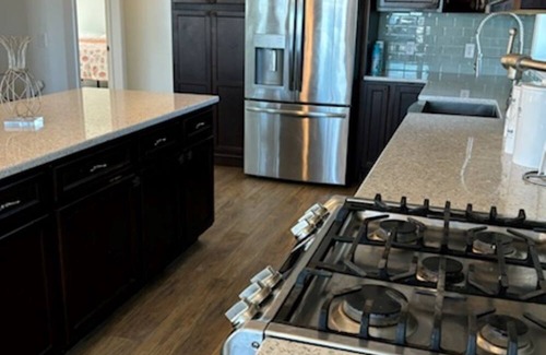 West Wildwood House | Spacious House with Breathtaking Water Views for 14 Guests