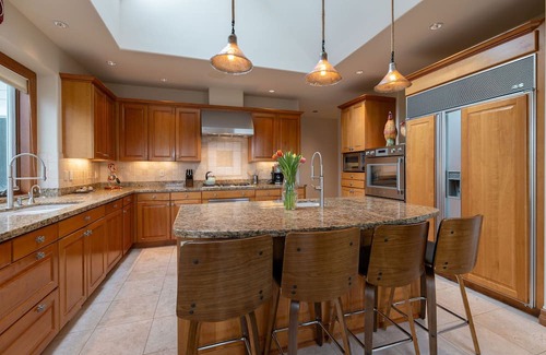 Kingston House | Waterview Estate: Oceanfront Home with Spa & Hot Tub