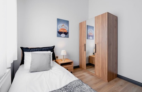 Lara Apartment | Convenient Flat with Balcony Near Lara Beach