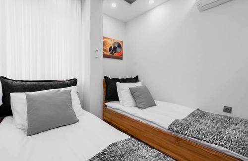 Lara Apartment | Inviting Flat Near Lara Beach, Perfect for Families