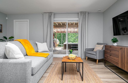 Argenteuil Regional County Municipality Ski Chalet | Perfect Getaway: Spa, Dome Sauna & Lake Access Awaits