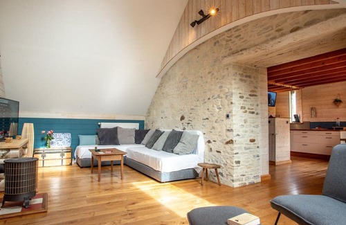 Poilley Cottage | Cozy Gite Poilley: Ideal for Families with Spa & Kitchen