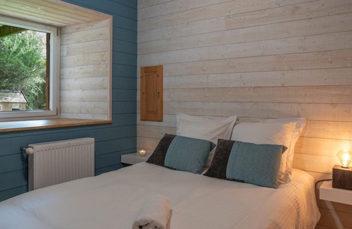 Poilley Cottage | Cozy Gite Poilley: Ideal for Families with Spa & Kitchen