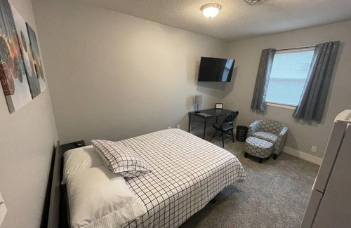 Saint Marys  Allen County House | Comfortable Calhoun Suites - Your Ideal Getaway Awaits