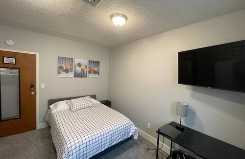 Saint Marys  Allen County House | Welcoming Calhoun Suites: Your Ideal Getaway Awaits