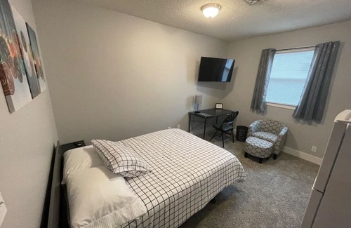Saint Marys  Allen County House | Welcoming Calhoun Suites: Your Ideal Getaway Awaits