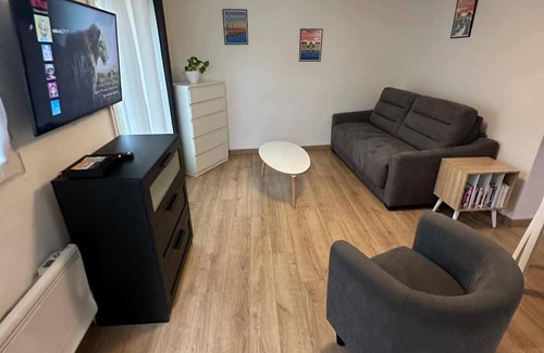 Talence Apartment | Cozy Retreat with Terrace and Family-Friendly Amenities