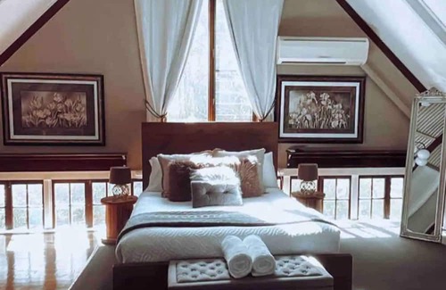 Maudsland House | Welcoming Magnolia Manor Rustic Chapel: Pet & Child Friendly