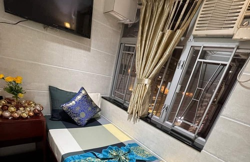 Tsim Sha Tsui House | Budget-Friendly Rhine Guest House: Perfect for Families!
